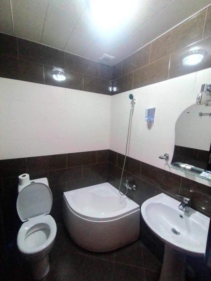 Hotel Vakhtanguri Batumi Zewnętrze zdjęcie